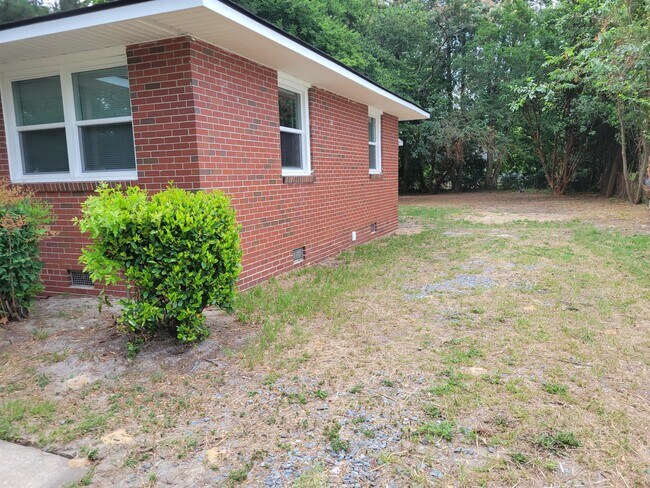 Building Photo - 4113 Knollwood Dr