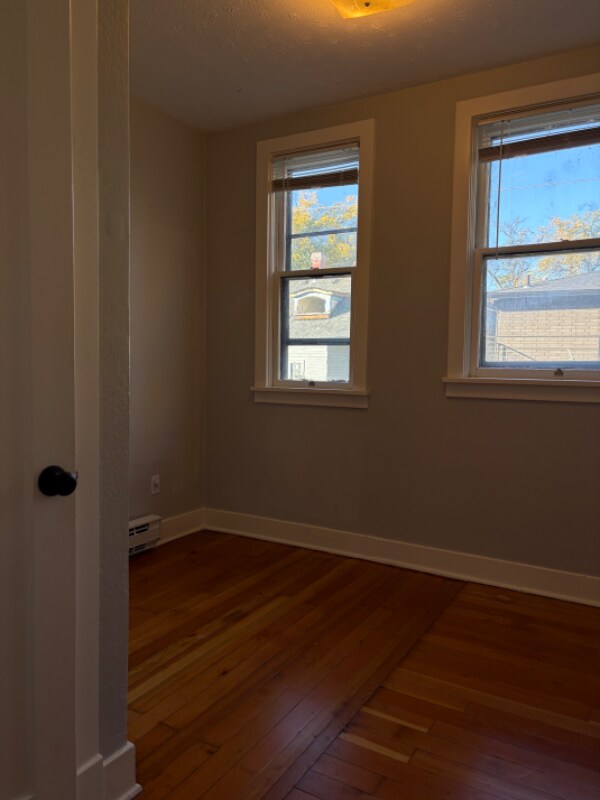 Building Photo - 2024 W Pacific Ave