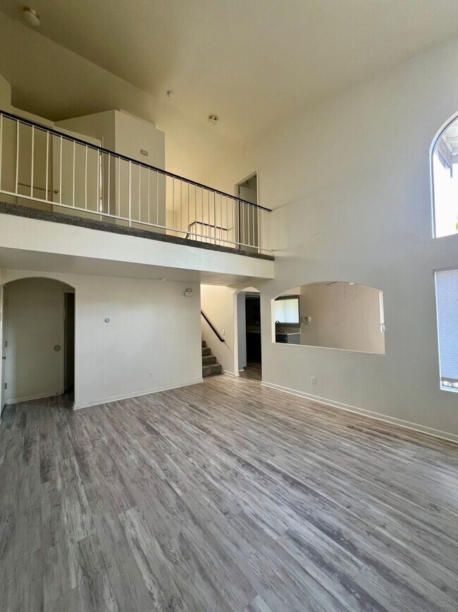 Building Photo - Charming 3 Bedroom 2 Bath