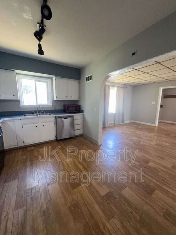 Foto del edificio - 816 2nd Ave SW