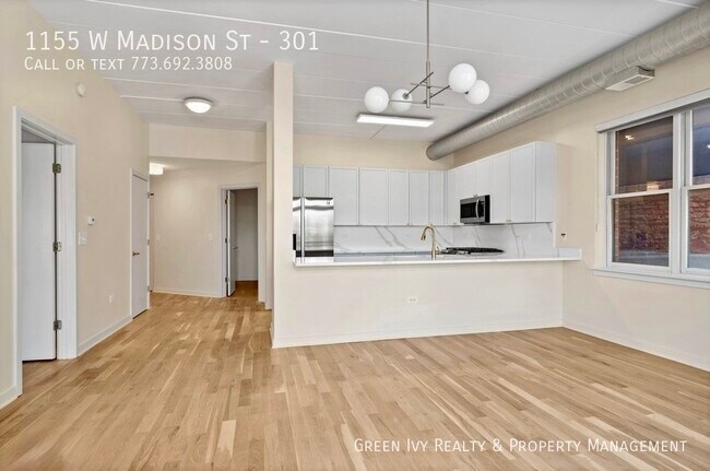 Foto del edificio - 1155 W Madison St