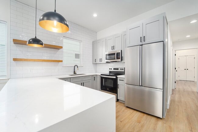 Building Photo - 3504 Delhi St