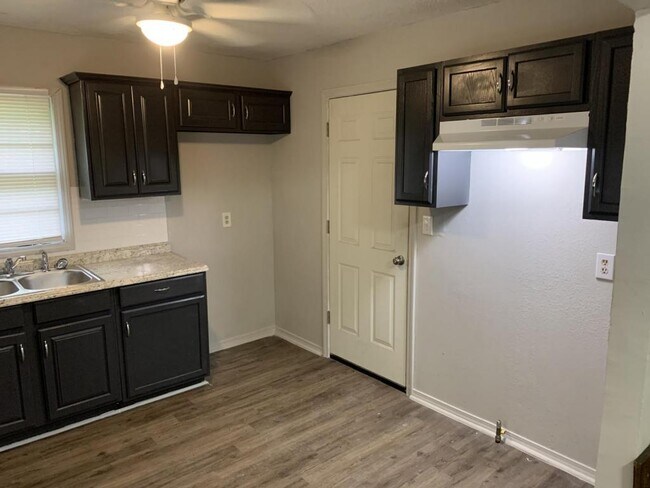 Foto del edificio - 1540 NE 39th St