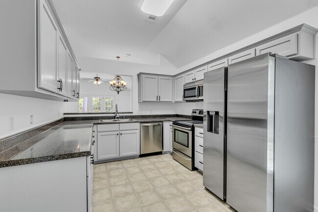 Kitchen - 125 Oak Ridge Cir