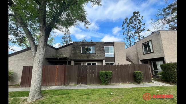 Building Photo - Beautifully 2-bedroom condo with patio available now!