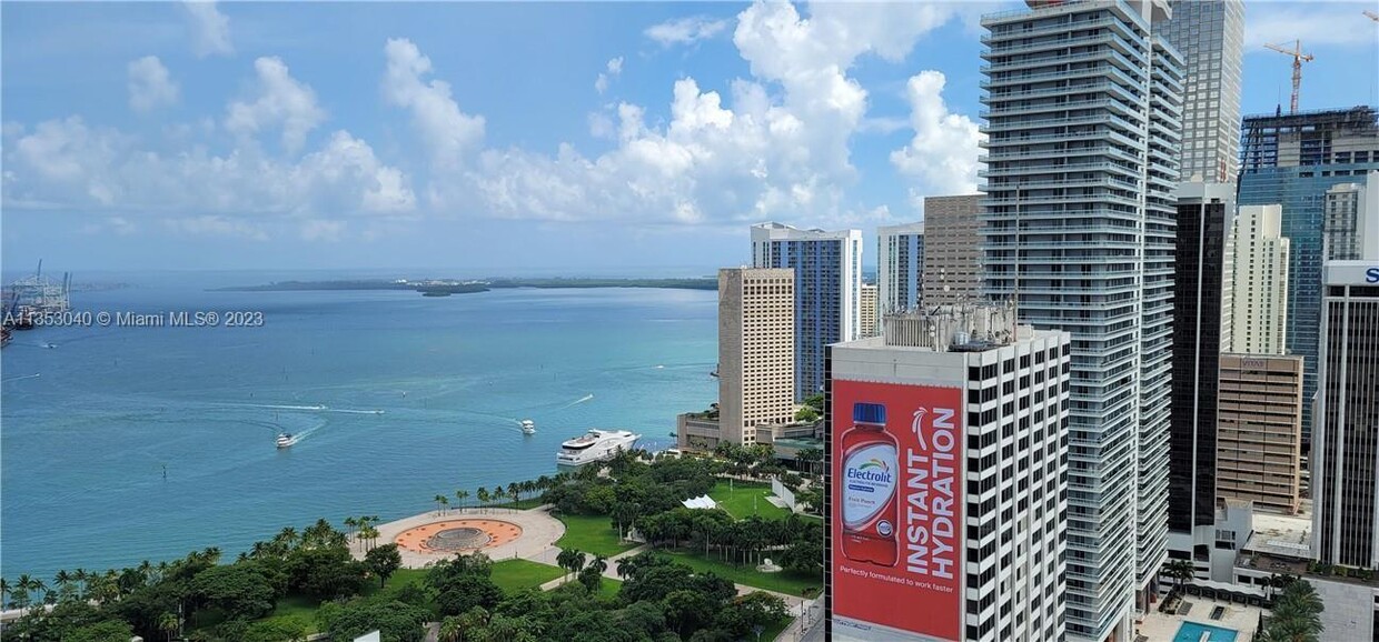 Primary Photo - 244 Biscayne Blvd