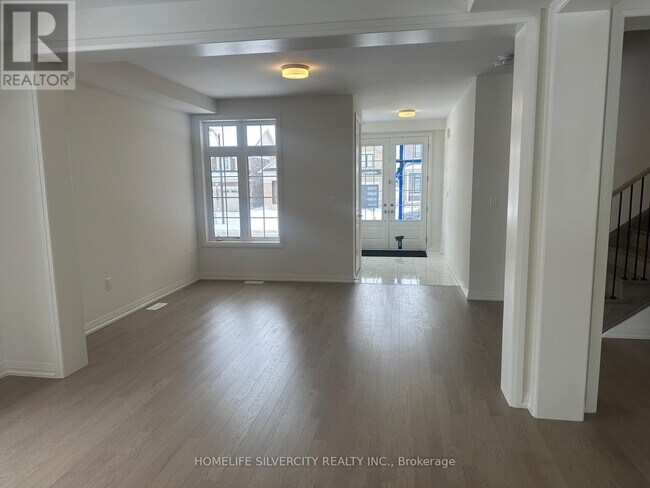 Photo du bâtiment - 116 Bluebird Blvd