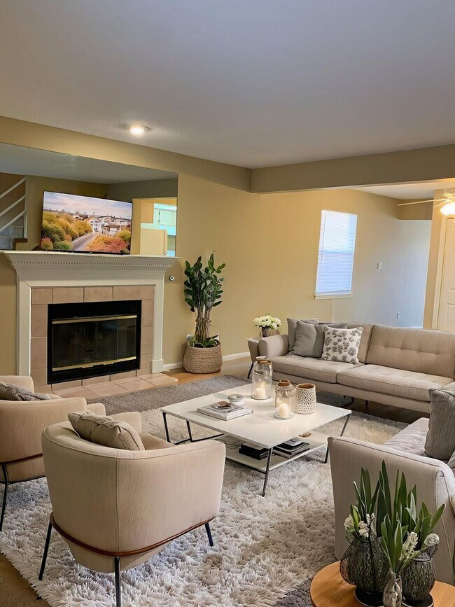 Foto del edificio - Whispering Winds Townhome in Lee's Summit MO
