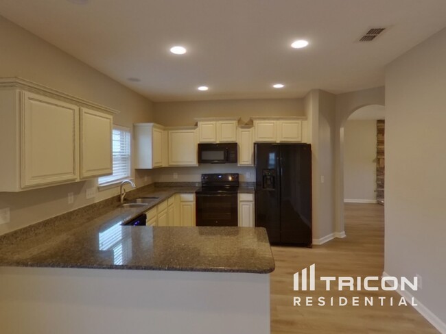 Building Photo - 3419 Tourmaline Dr