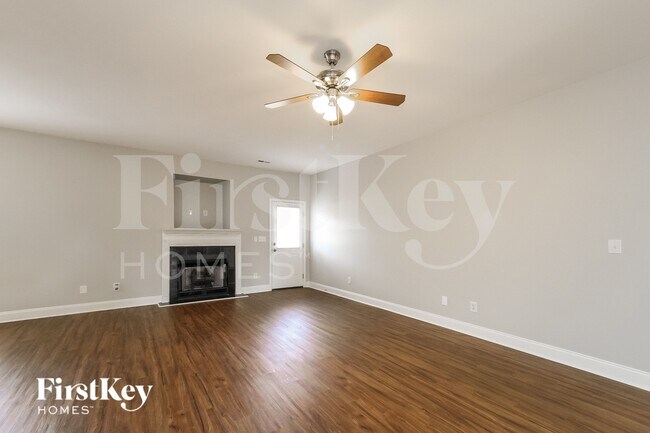 Foto del edificio - 3117 Knoll Ridge Dr