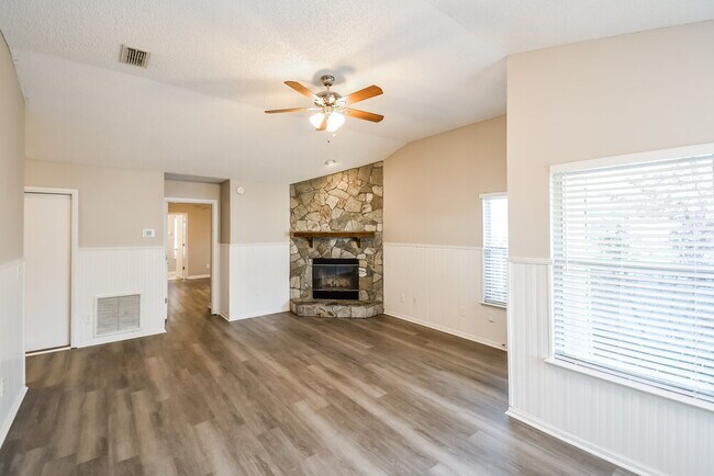 Foto del edificio - 278 Carriann Cove Ct