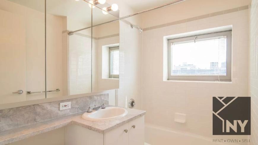 Building Photo - 2 bedroom in NEW YORK NY 10018