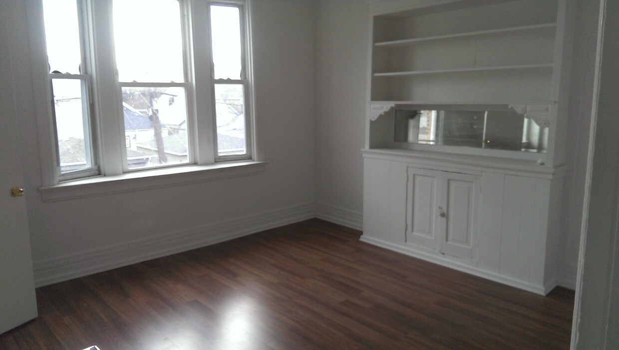 Primary Photo - 2145 W 19th St