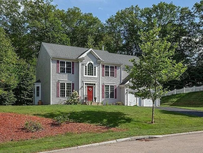 Building Photo - 3 Lilac Ln
