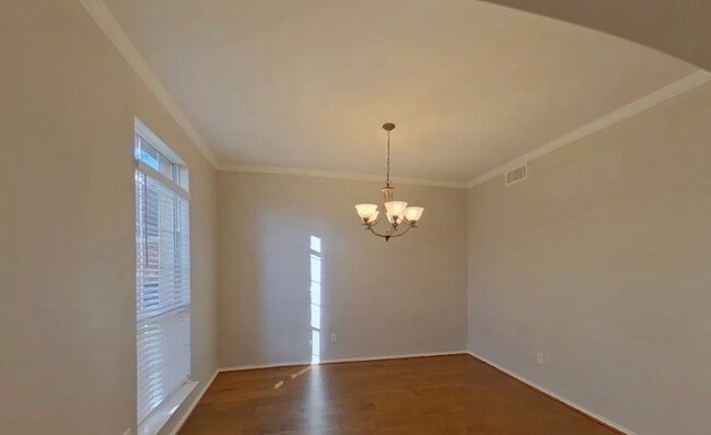 Building Photo - Charming 4-Bedroom Home with Modern Comforts & Spacious Living