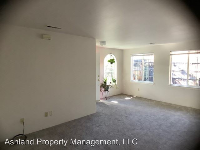 Building Photo - 3 br, 2 bath House - 2775 Diane St.