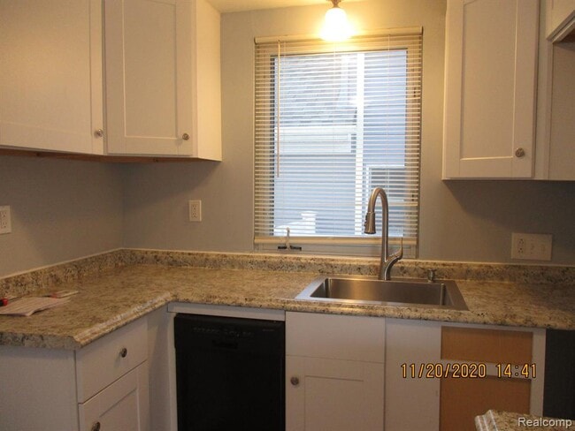 Building Photo - 160 Roehrig St