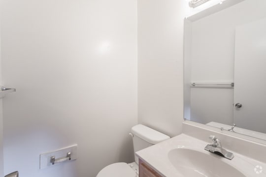 2BR.1.5BA,- 807SF - Carson Square Apartments