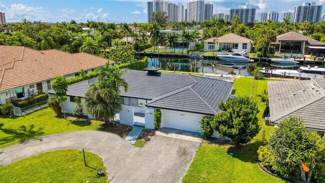 Building Photo - 425 Tamarind Dr