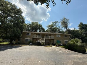 Building Photo - 402 SW 69th St