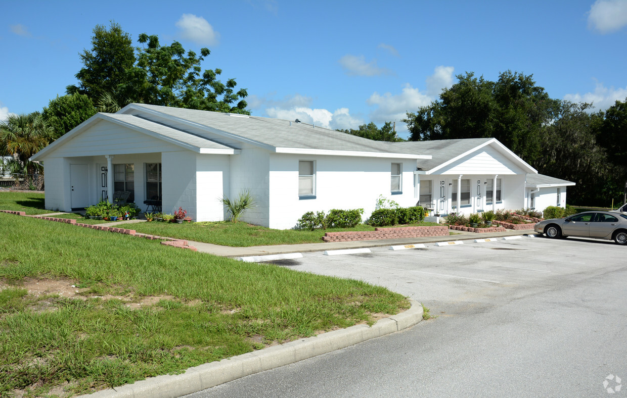 Building Photo - Highland Apartments