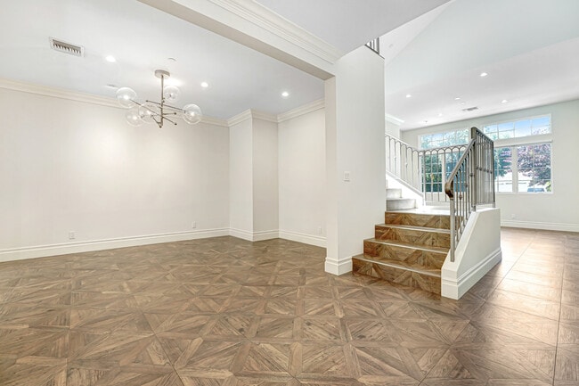 Foto del edificio - 1714 W Oak St
