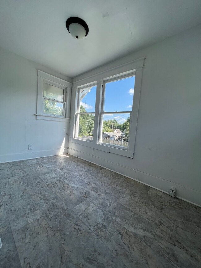 Foto del edificio - Remodeled 1 bedroom with bonus room