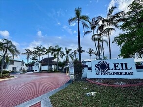 Building Photo - 9711 Fontainebleau Blvd