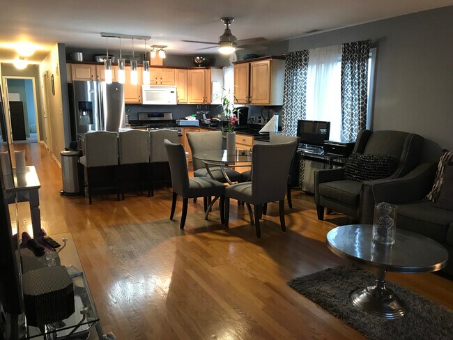 Foto del edificio - 7423 W Archer Ave
