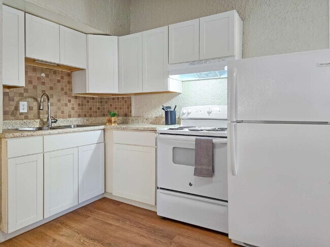 Foto del edificio - A Fresh Start — Newly Remodeled Studio Apartment