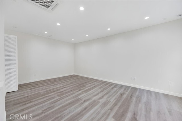 Foto del edificio - 8744 Ruffner Ave