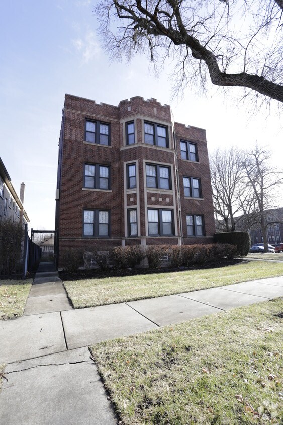 Building Photo - 10453 S Hale Ave
