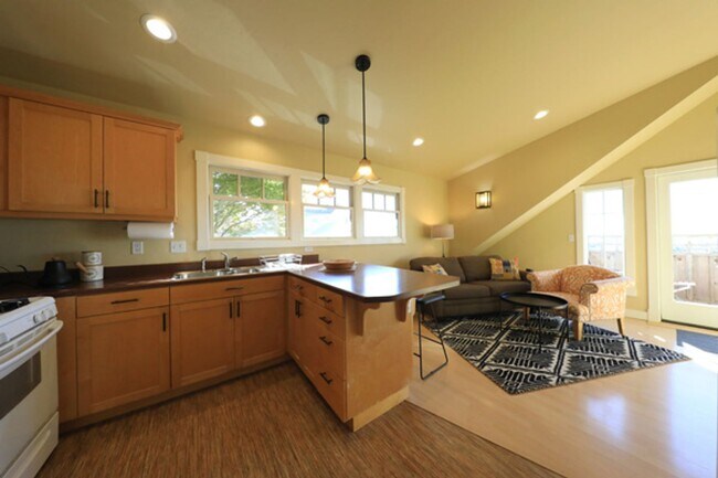 Foto del edificio - Furnished Studio overlooking Arcata, all utilities inluded
