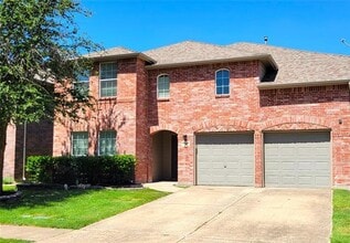 Building Photo - 2000 Lanshire Dr