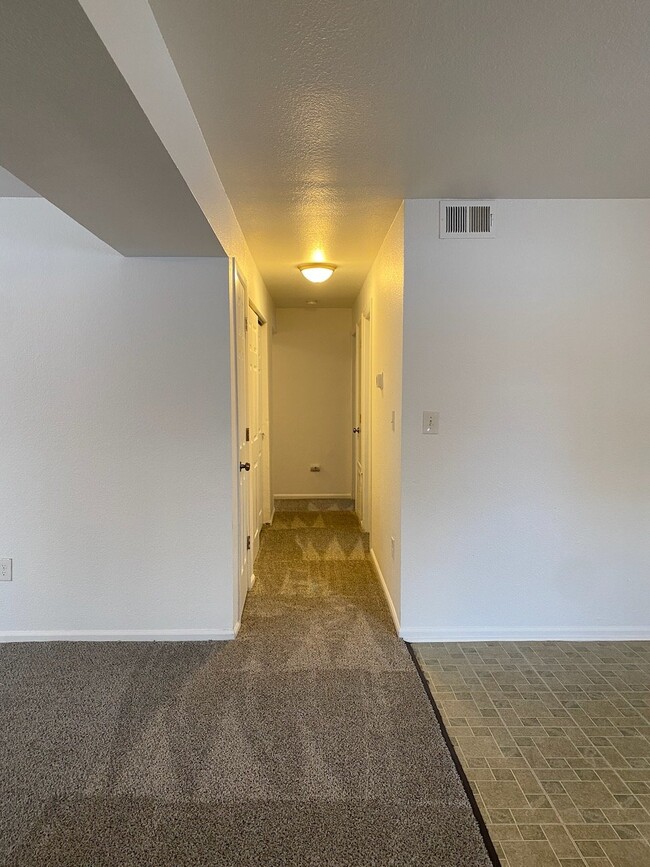 Building Photo - 4-bedroom, 2-bath lower level duplex unit,...