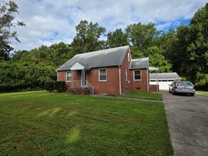 Building Photo - 1605 Goosley Rd