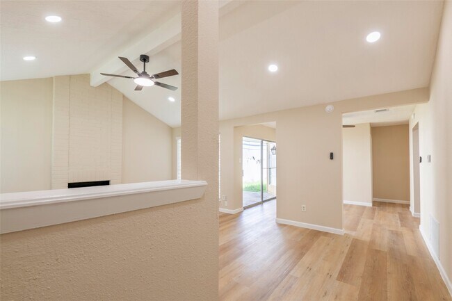 Foto del edificio - 1262 Rock Canyon Dr