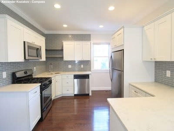 Building Photo - 28 Holton St