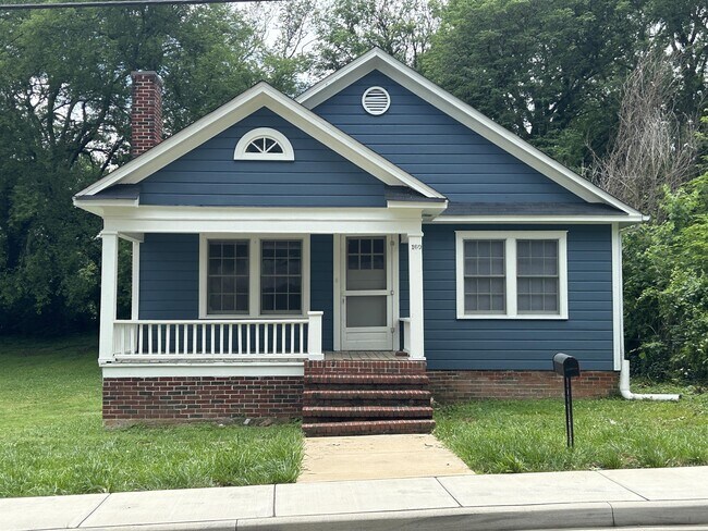 Building Photo - 160 20th St NE