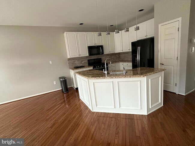 Foto del edificio - 355 Rockmeade Dr