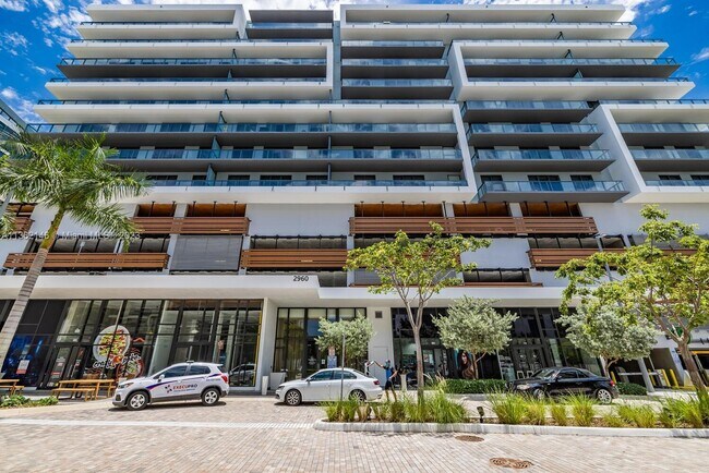 Foto del edificio - 2960 NE 207th St