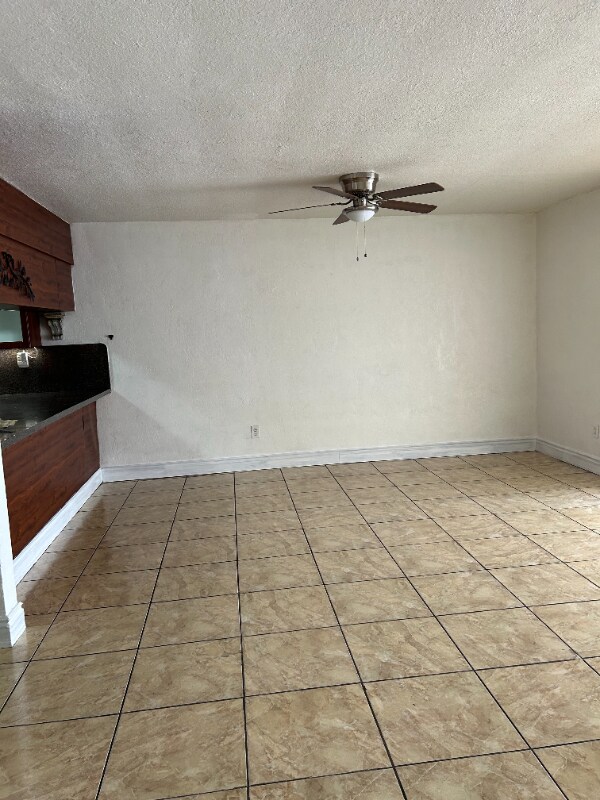 Foto del edificio - 6955 W 2nd Ln