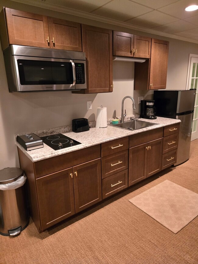 Kitchenette - 870 Brookfield Pky