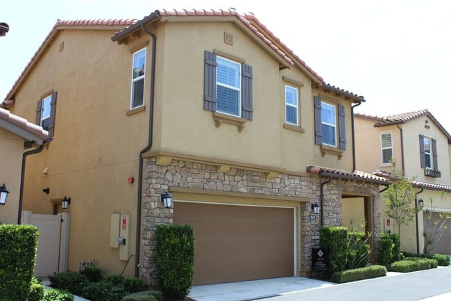 Building Photo - 6643 Encelia Pl