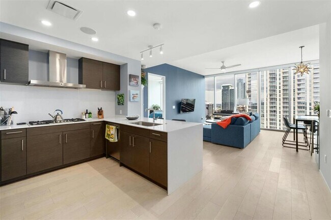 Foto del edificio - 301 West Ave