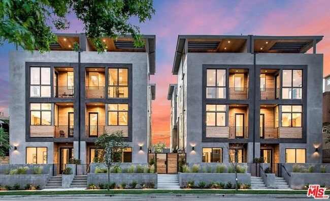 Foto del edificio - 4429 Tujunga Ave