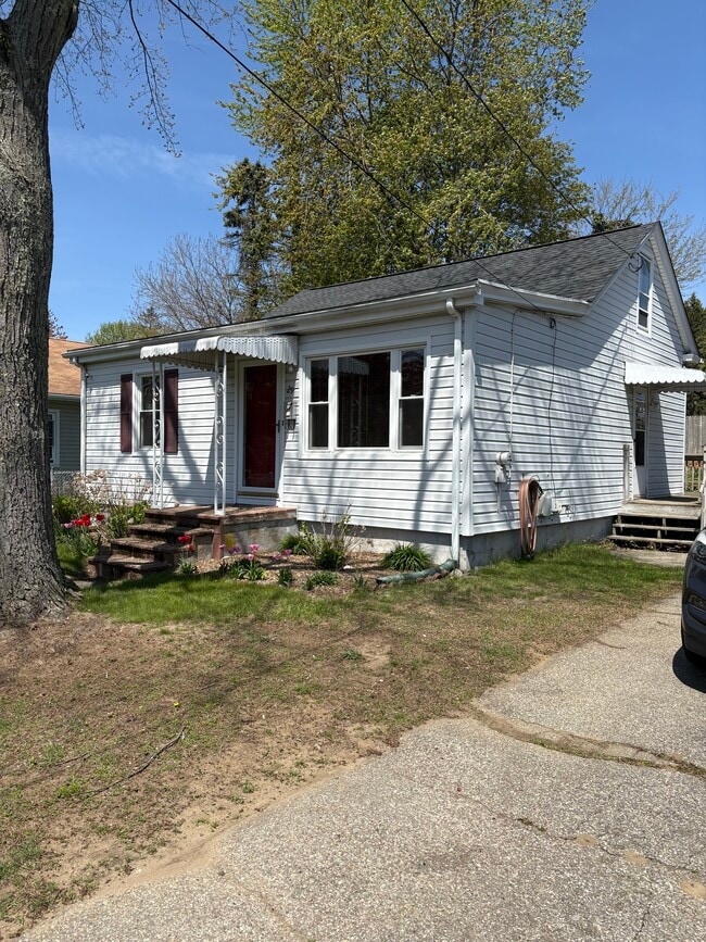 Building Photo - 29 Bray Ave