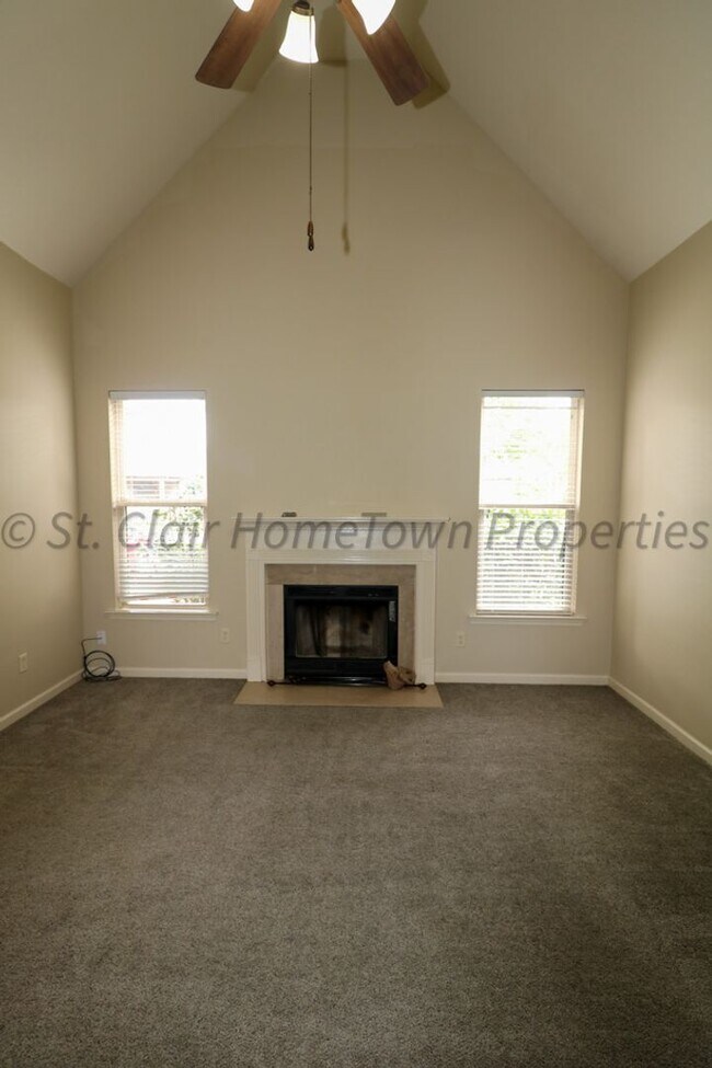 Foto del edificio - Large Family Home in Moody AL