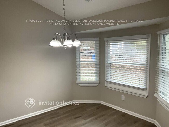 Foto del edificio - 8605 Garvey Dr