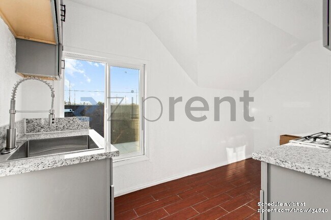 Building Photo - 1323 Monterey Ave